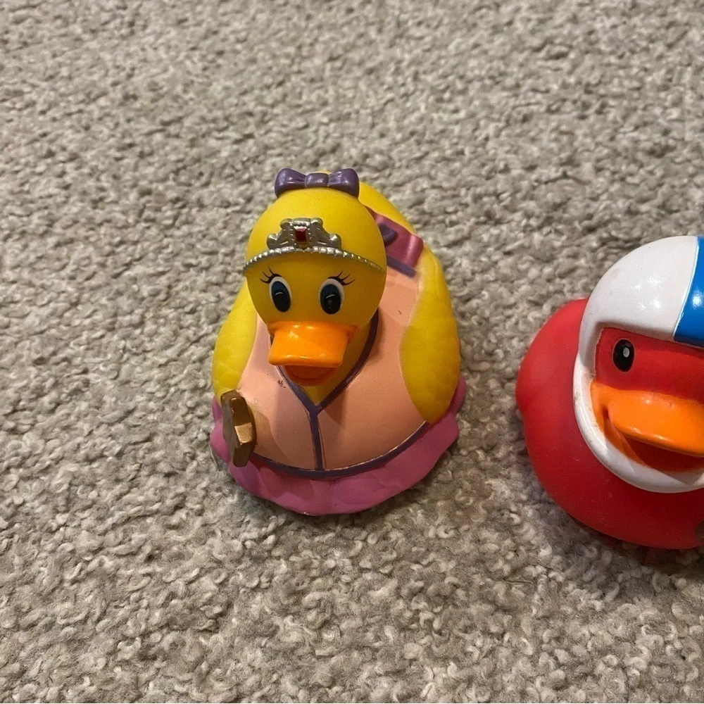 Vintage Munchkin Hot Rubber Duck Princess Football Green Toys Stacking Cups Bath